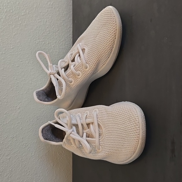 allbirds Shoes - Allbirds Womens Tree Runners size 8